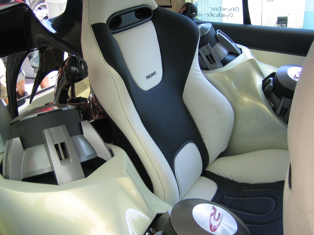 recaro06_147.jpg