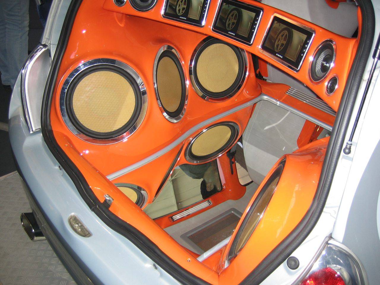 Car_Sound_06_116.jpg